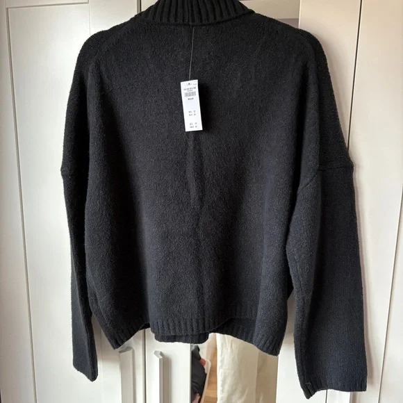 NWT Abercrombie & Fitch turtleneck sweater - Picture 3 of 4